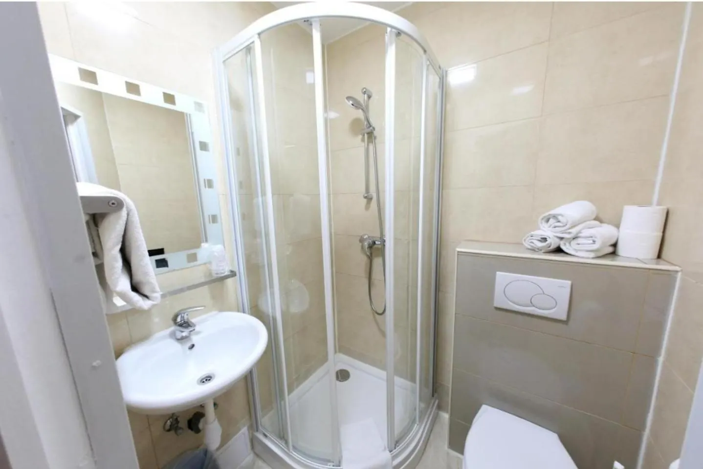 Boutique Patricia Hotel Tirana 0*,  Albania